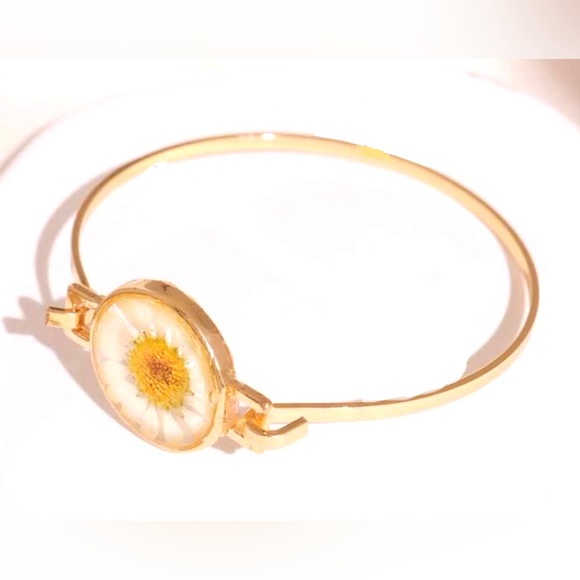 “Darling Daisy” Genuine Pressed Preserved Dried Gold Flower Floral Summer Bangle - Picture 5 of 13